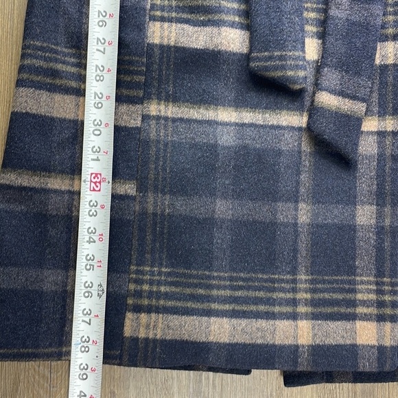 H&M Women’s Navy Blue and Tan Plaid Long Belted Two Button Jacket, size 0 - Picture 8 of 13